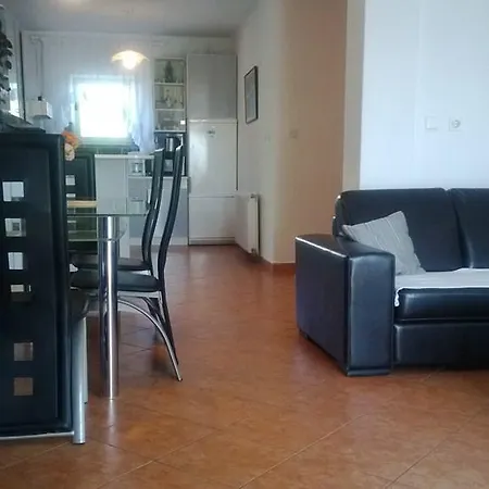 Apartment Ljubica.4 *
