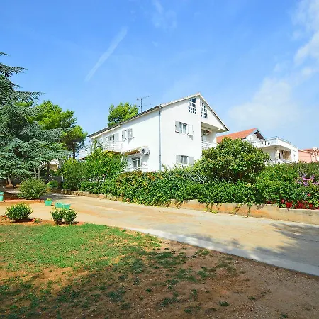 Apartment Ljubica.4 *